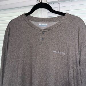 XL Gray Columbia long sleeve shirt